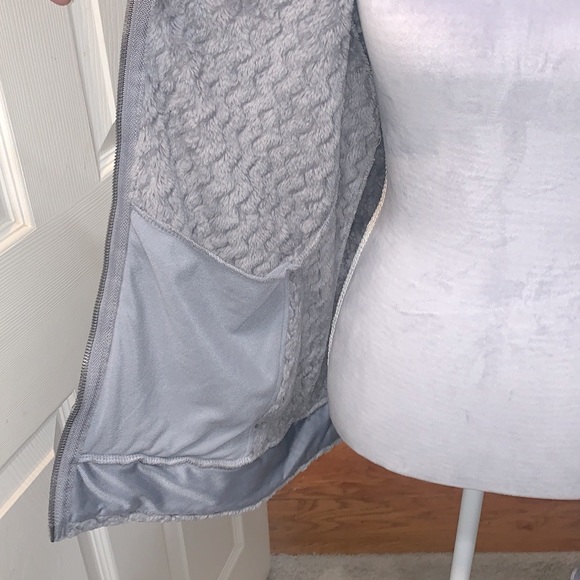 β¨NEW!β¨ Soft Embossed Pile Jacket - Picture 6 of 8